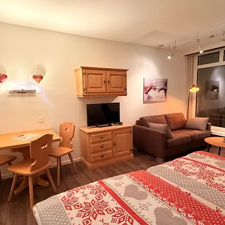 Zentral Wohnen, Ankommen, Heimeliges Ruhiges Studio Mitten In Davos Lägenhet Davos