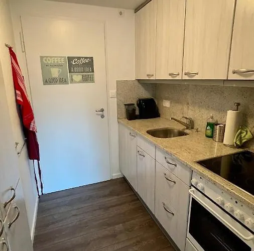 4 Min Walking To Congress Center Zentral Wohnen, Ankommen, Heimeliges Ruhiges Mitten In דירה *